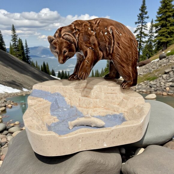 1970's Brown Bear Fishing Ashtray - Picture 14 of 16